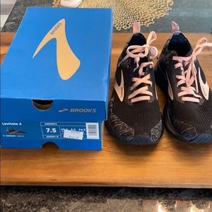 Brooks Levitate 4 running shoes